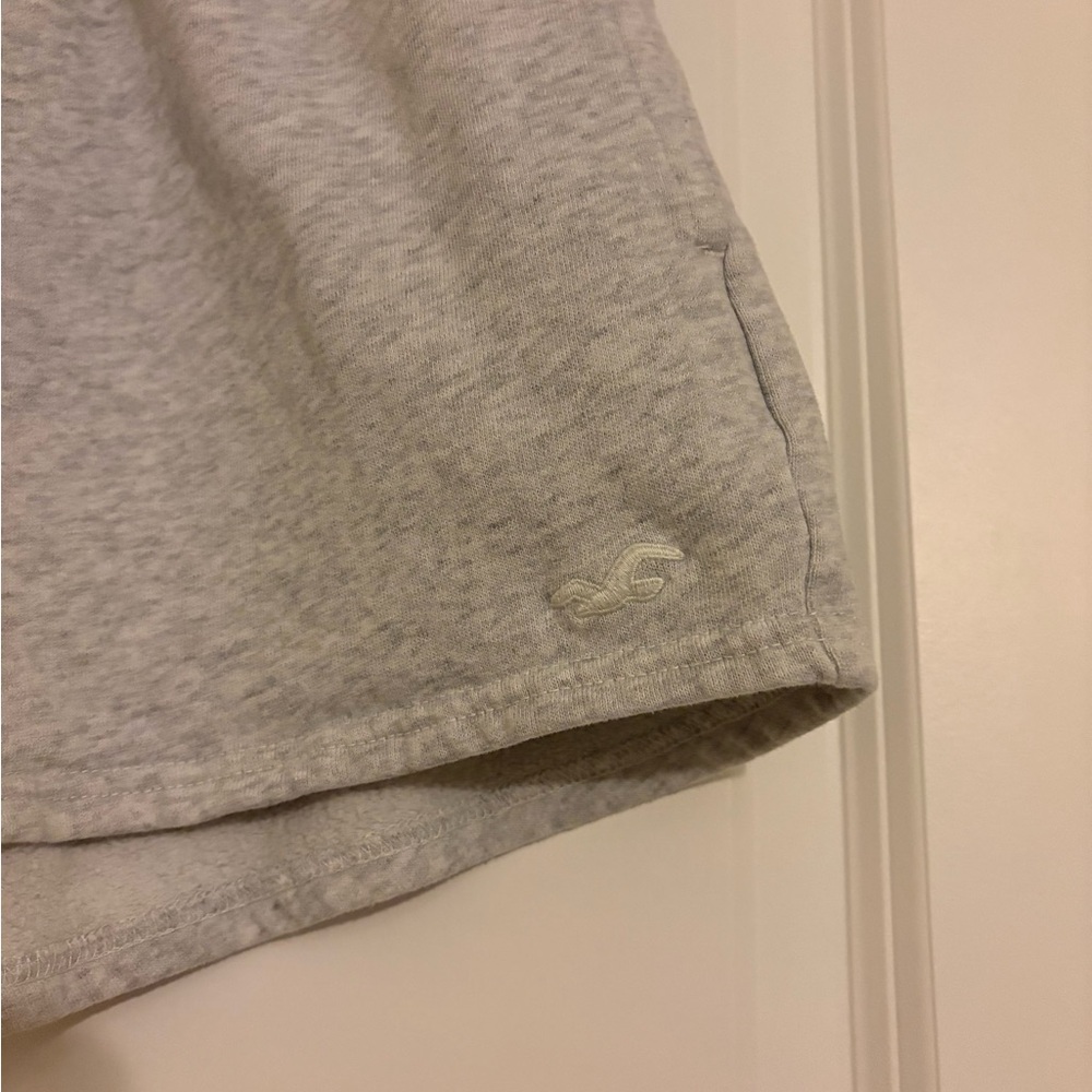 Hollister Ultra High-Rise Fleece Shorts - Picture 7 of 9